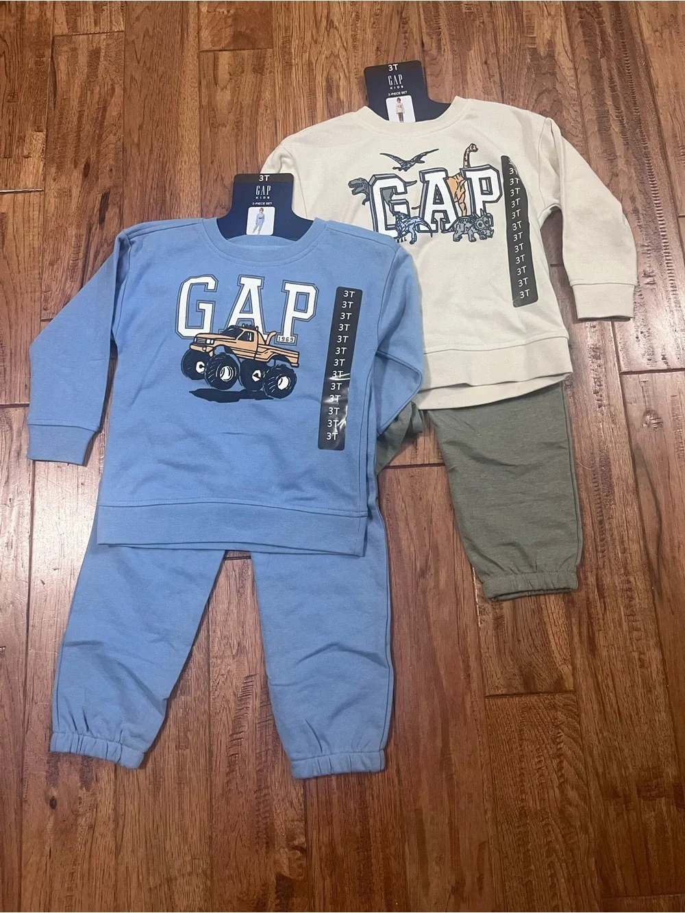 GAP boy’s sweatshirt and Joggers Set  bundle